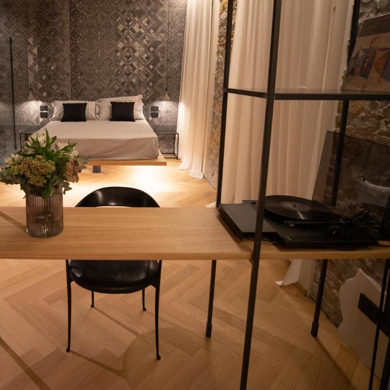 S1 Luxury Suites and Rooms - Suite King con Balcone - 4