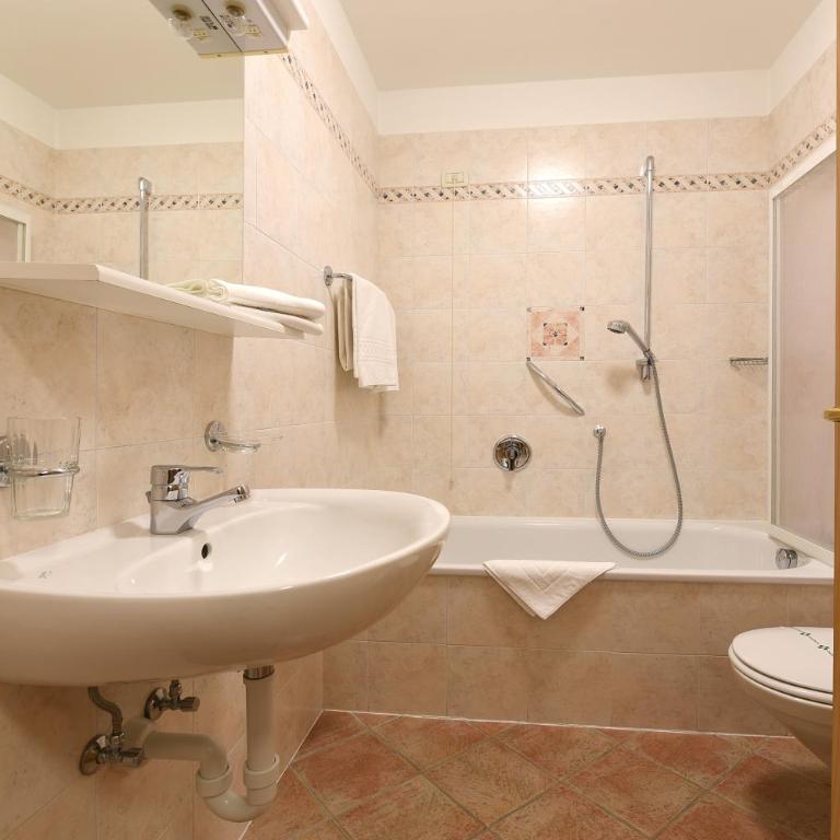 Alpin-Residence Amadeus - Three-Bedroom Apartment - 11