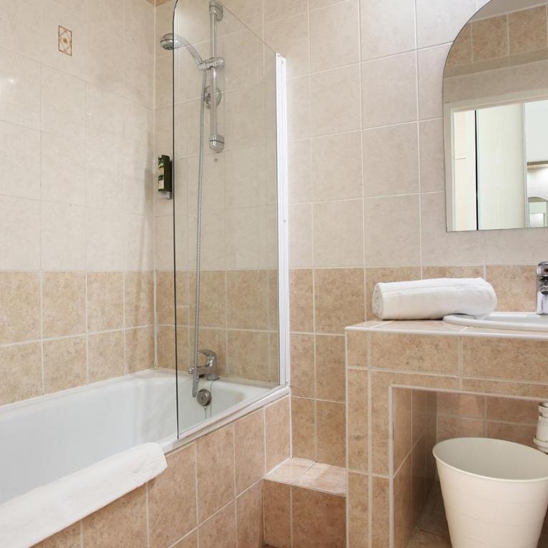 Logis Hôtel Le Rodin - Chambre Quadruple - Vue sur Jardin - 18