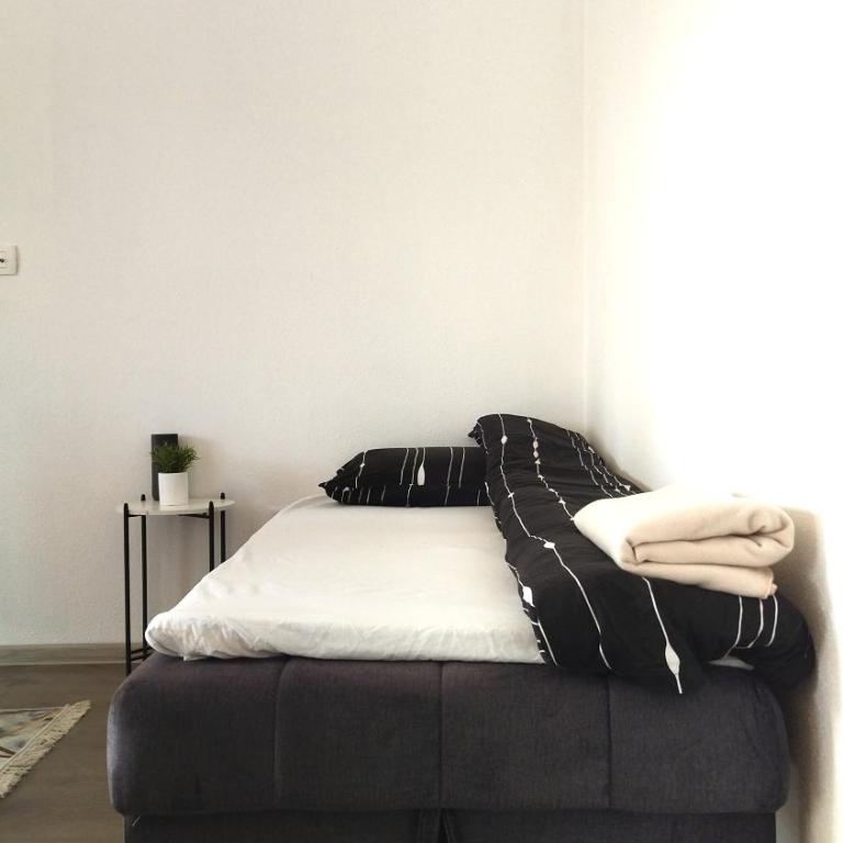 Home Mia Airport - Two-Bedroom Apartment - 78