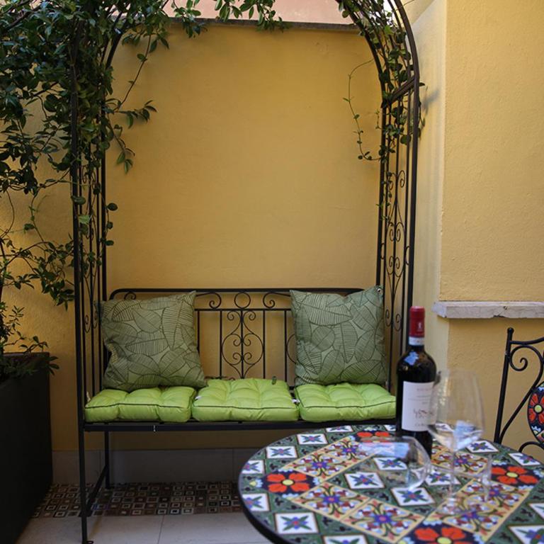Romantic Verona - One-Bedroom Apartment - 13