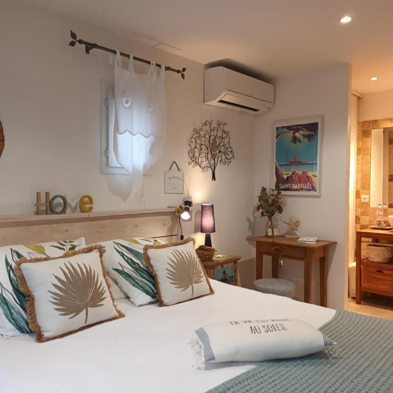 Jolie suite Lalou Côte d'Azur - Double Room with Private External Bathroom - 1