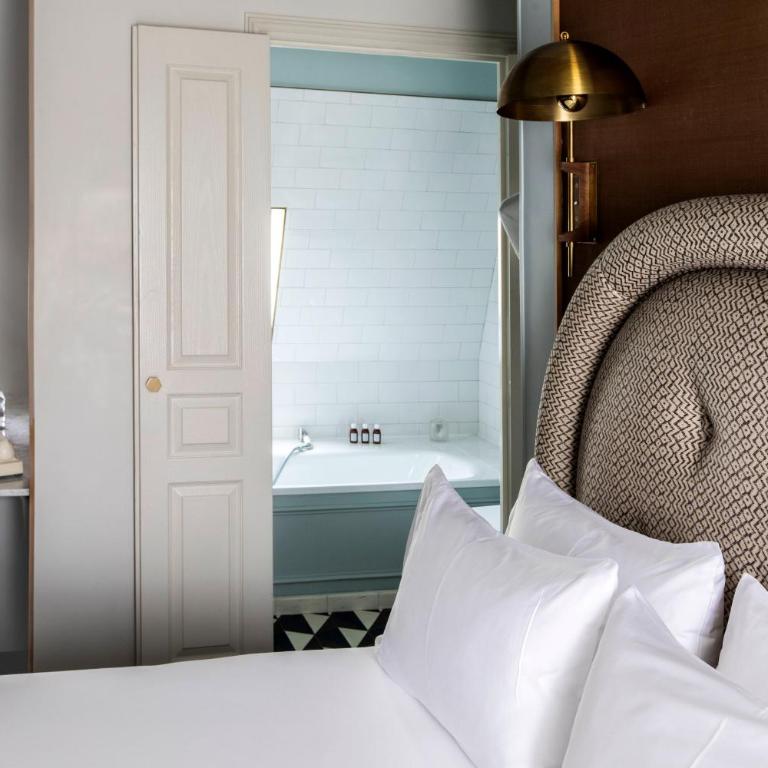 Grand Pigalle Experimental - Chambre de 22 m² sous les Toits - 1