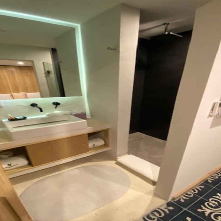 Auténtico Vertical Playa del Carmen - Deluxe Room - 10