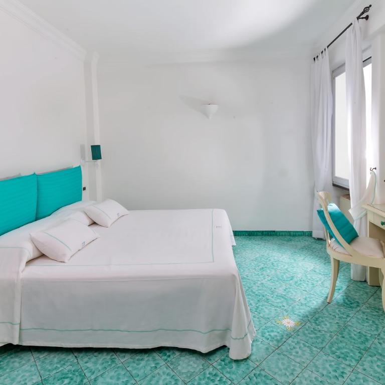 Relais Maresca Luxury Small Hotel & Terrace Restaurant - Camera Matrimoniale Classic con Vista Interna - 3