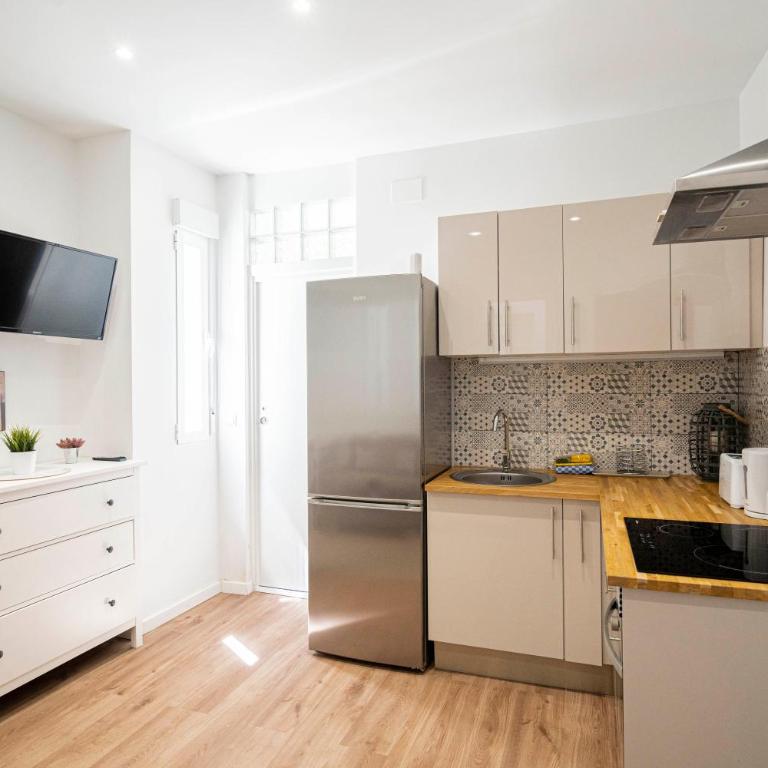 Quiet and cosy flat in N. Salamanca - One-Bedroom Apartment - 2