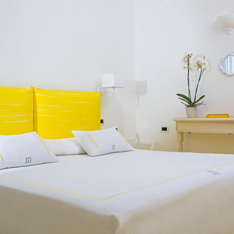 Relais Maresca Luxury Small Hotel & Terrace Restaurant - Camera Doppia Standard Con Vista Sul Cortile - 1