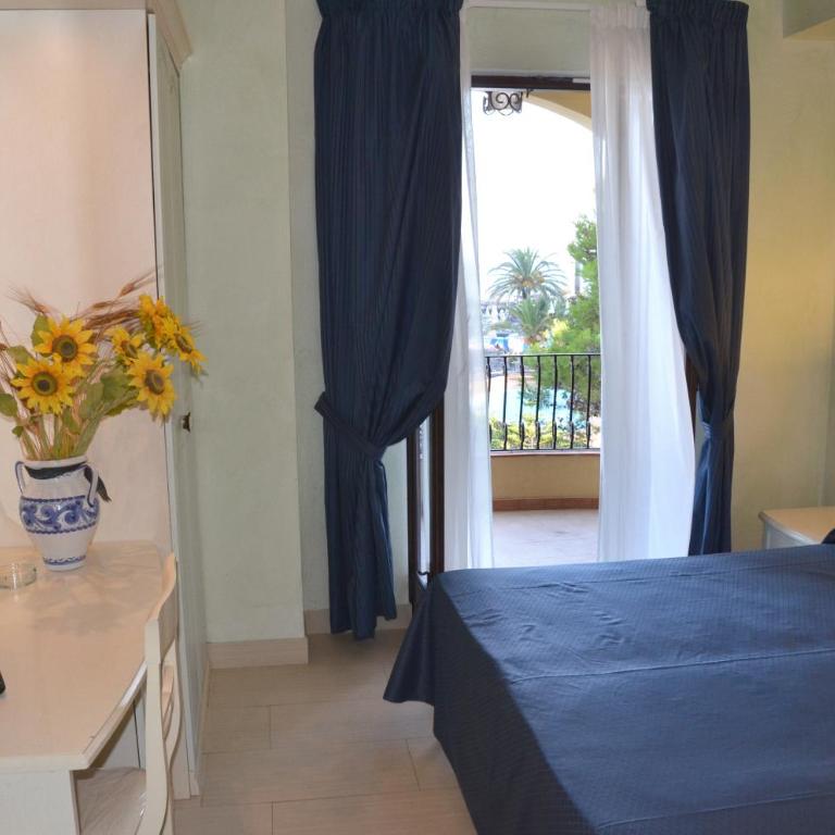 Kalos Hotel - Camera Deluxe Matrimoniale/Doppia con Letti Singoli con Vista Mare - 3