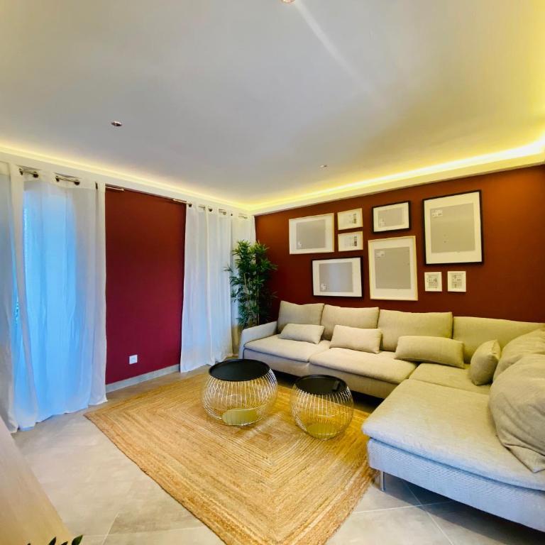 Duplex 120m2 terrasse vue sur Nîmes - Appartamento con 3 Camere da Letto - 1