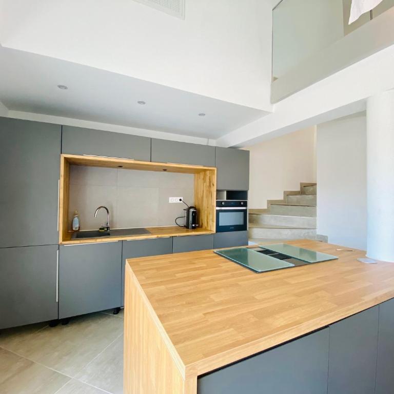 Duplex 120m2 terrasse vue sur Nîmes - Appartamento con 3 Camere da Letto - 12