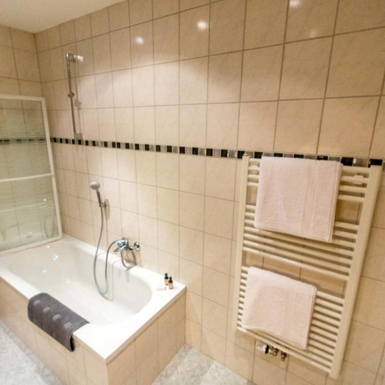 Ski-n-Lake City Apartments - Apartment mit 2 Schlafzimmern und Seeblick - 5