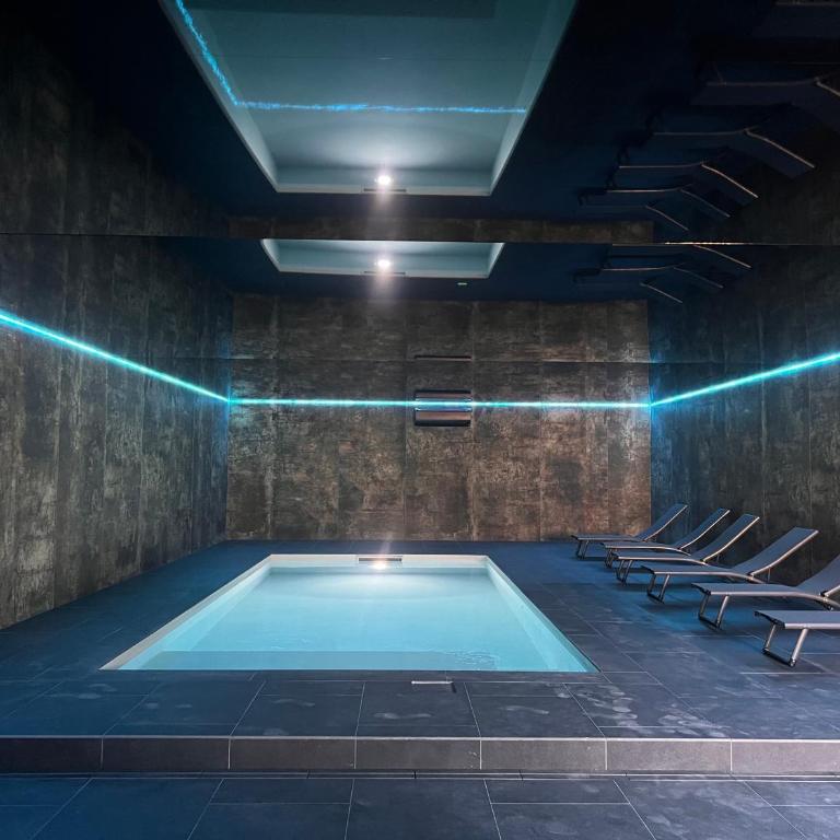 Villa 400m2 piscine intérieure très calme - Villa - 1
