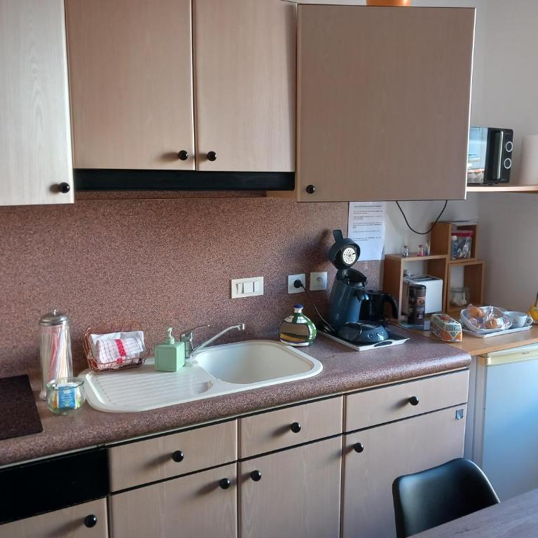 Le studio des halles avec climatisation 15m2 - Monolocale con Divano-Letto - 5