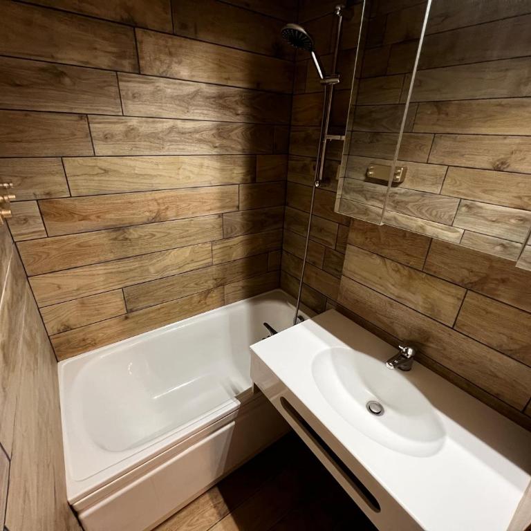 Lovely apartment in Col du Corbier- WIFI gratuit - Appartement 2 Chambres - 12