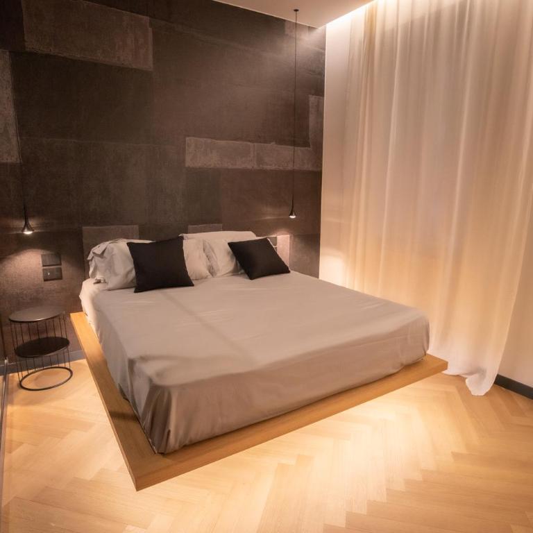 S1 Luxury Suites and Rooms - Camera Matrimoniale Deluxe - 1