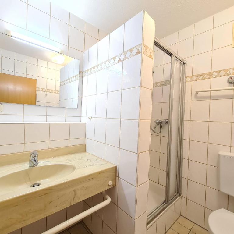Thermenhotel Tannenhof - Ihr Wohlfühl-Hotel - Familienzimmer mit eigenem Bad - 9