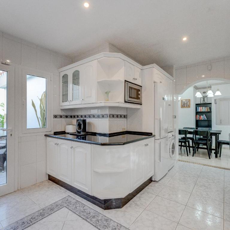 Marvelous holiday home - villa La Caleta - Villa - 28
