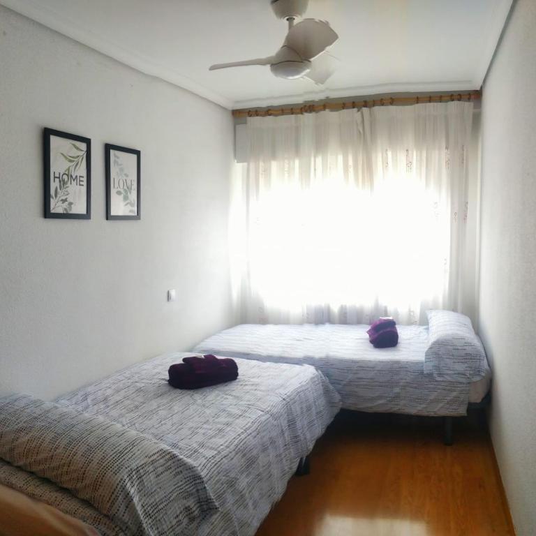 Apartamento grande, 2 dormitorios, garaje gratis - Two-Bedroom Apartment - 4