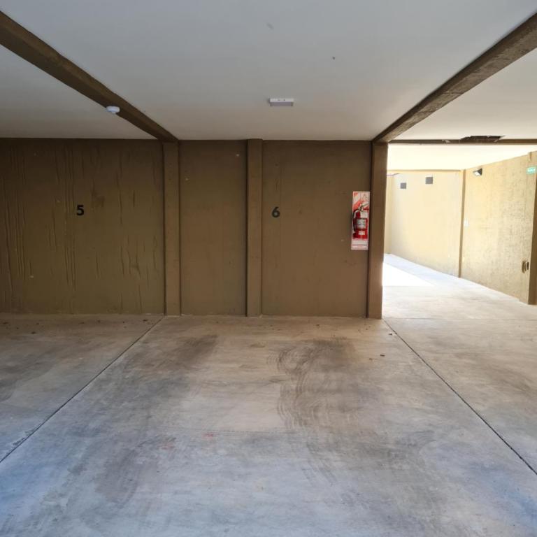 Moderno departamento en Mendoza con cochera - Apartamento de 1 dormitorio - 35