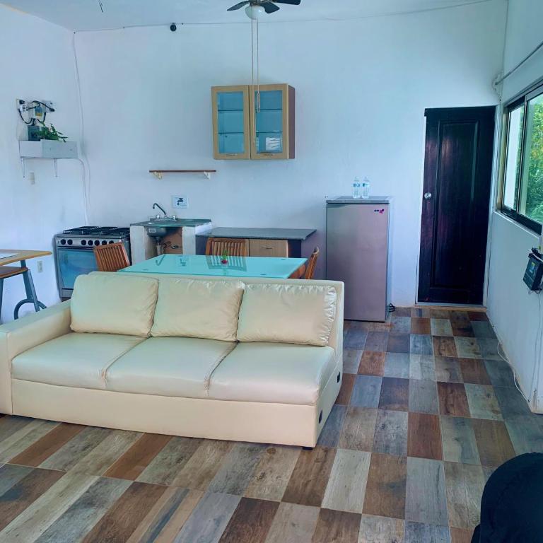 Casa Borush by Ecoplaneta - Estudio Familiar - 7