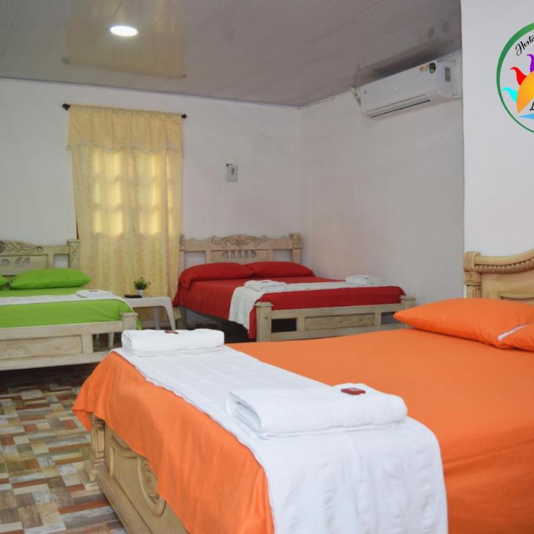 HOSTAL LA MACARENA - Habitación Familiar - 2