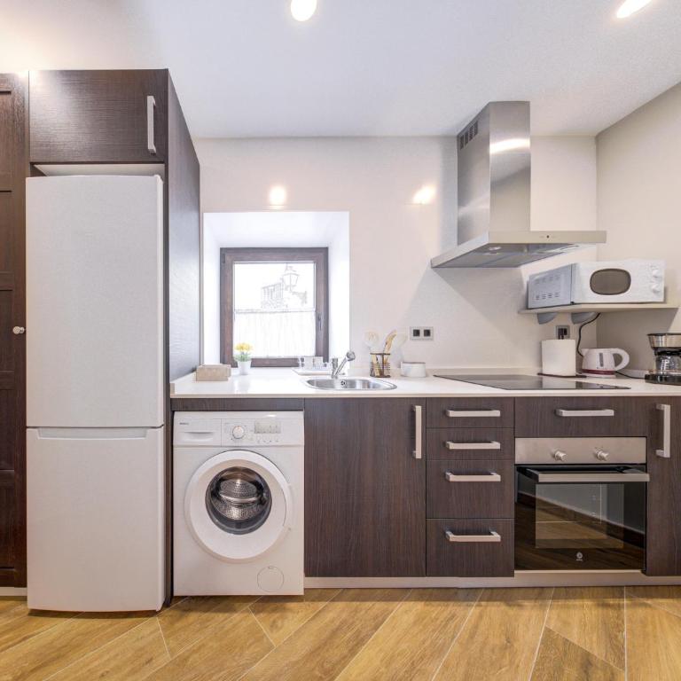 Apartamentos Menorá - One-Bedroom Apartment with Balcony and Communal Terrace - 4
