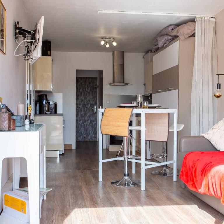 Cocooning - Studio Apartment - 8