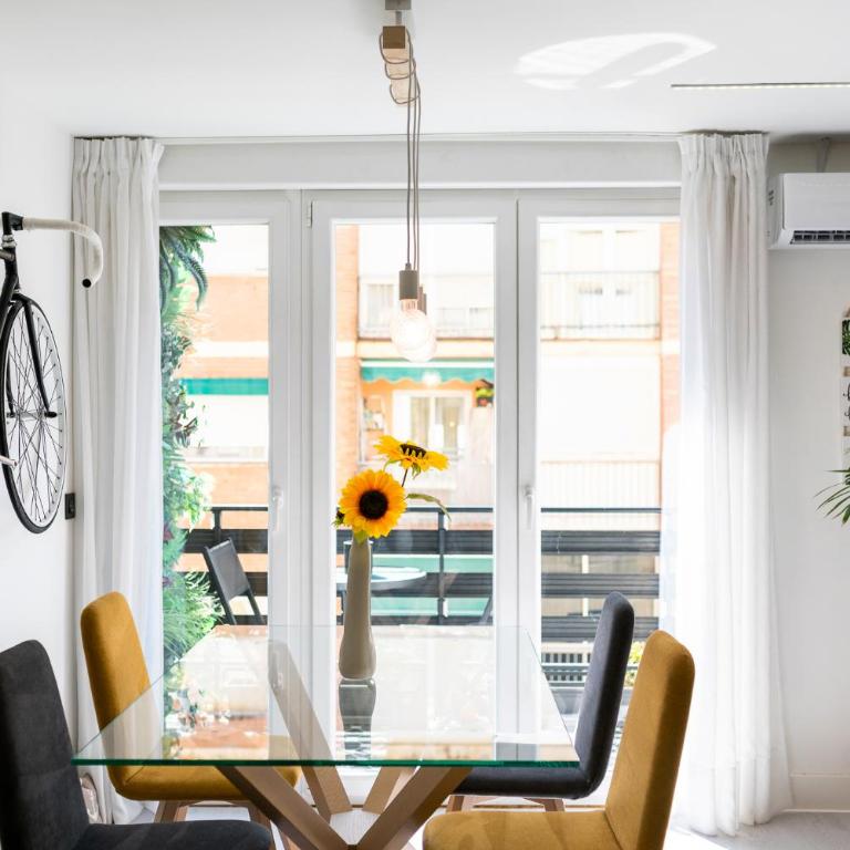 Premium apartment Granada Center with balcony view - Two-Bedroom Apartment - 24