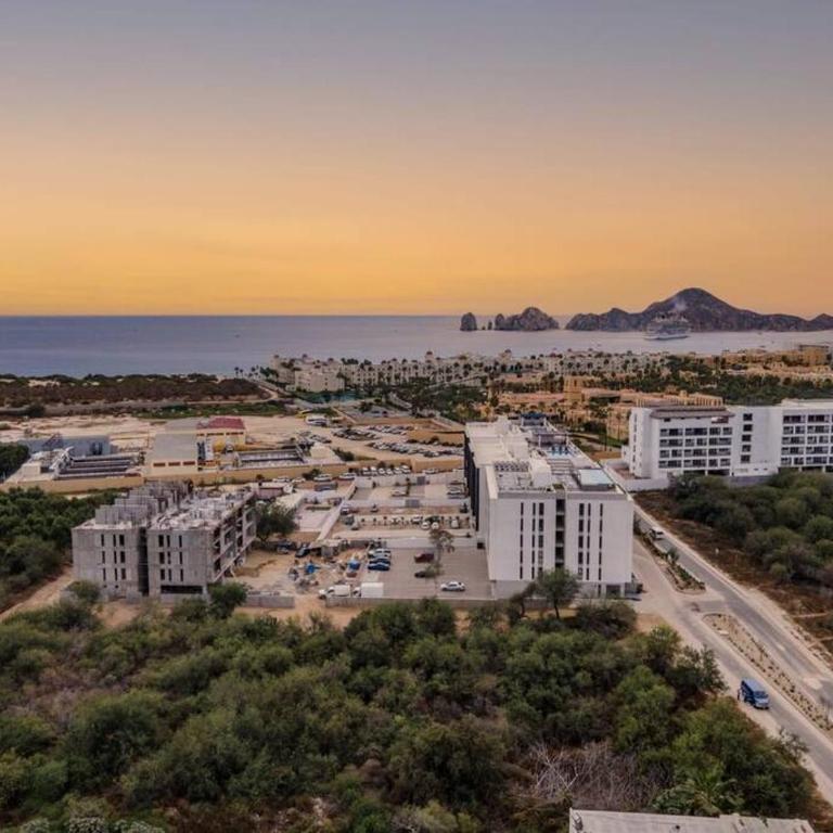 Endless Summer - 2Bed 2Bath Condo - Seasonly Heated Pool with Ocean Views - 5min walk to Beach - Fibre Internet - Sleeps 6 - Apartamento de 2 dormitorios - 40