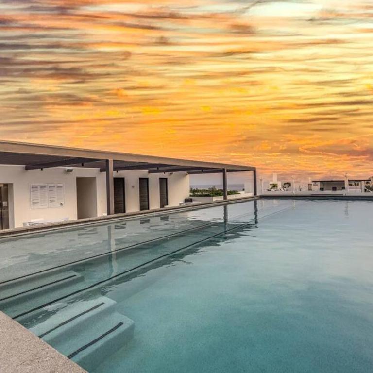 Endless Summer - 2Bed 2Bath Condo - Seasonly Heated Pool with Ocean Views - 5min walk to Beach - Fibre Internet - Sleeps 6 - Apartamento de 2 dormitorios - 34