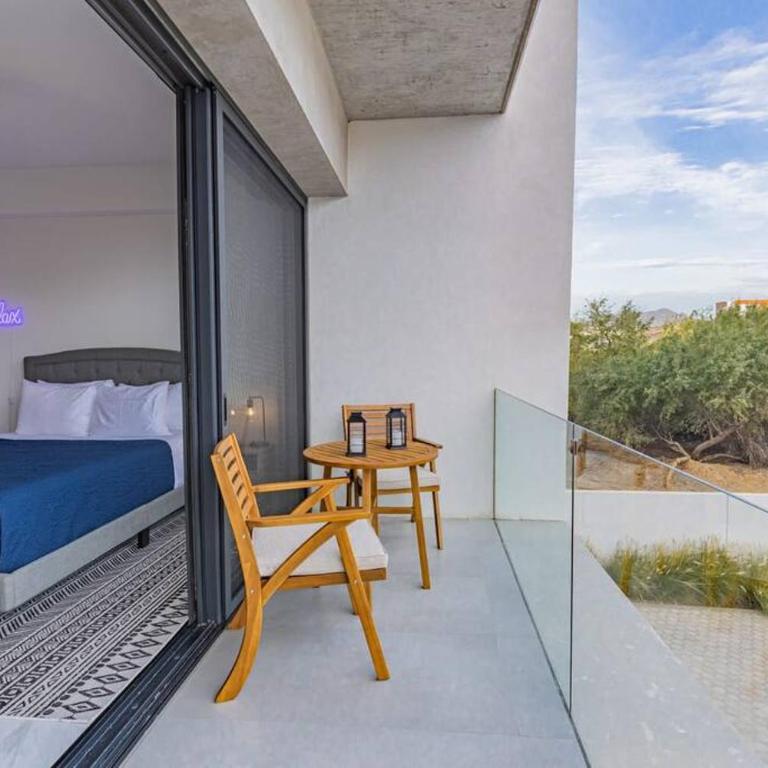 Endless Summer - 2Bed 2Bath Condo - Seasonly Heated Pool with Ocean Views - 5min walk to Beach - Fibre Internet - Sleeps 6 - Apartamento de 2 dormitorios - 25