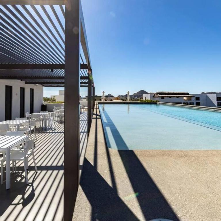 Endless Summer - 2Bed 2Bath Condo - Seasonly Heated Pool with Ocean Views - 5min walk to Beach - Fibre Internet - Sleeps 6 - Apartamento de 2 dormitorios - 36