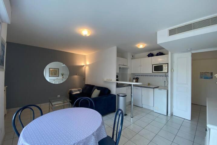 C057-Appart fonctionnel - 4 Pers - Cannes Suquet-Clemenceau - Appartement avec Balcon - 1