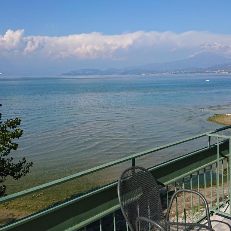 Hotel Gasparina - Camera Quadrupla con Vista Lago - 7