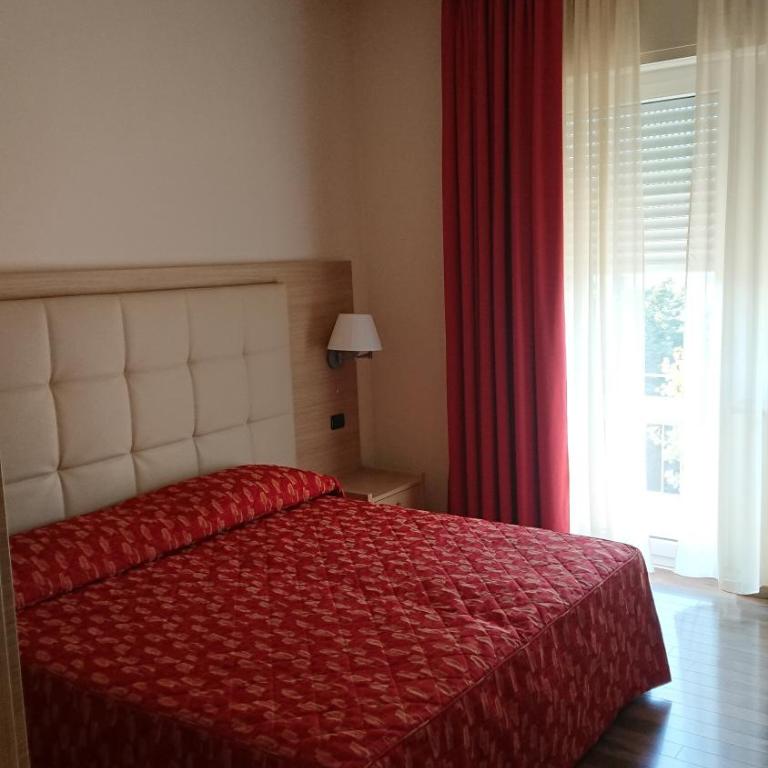 Hotel Gasparina - Camera Matrimoniale con Vista Lago - 9