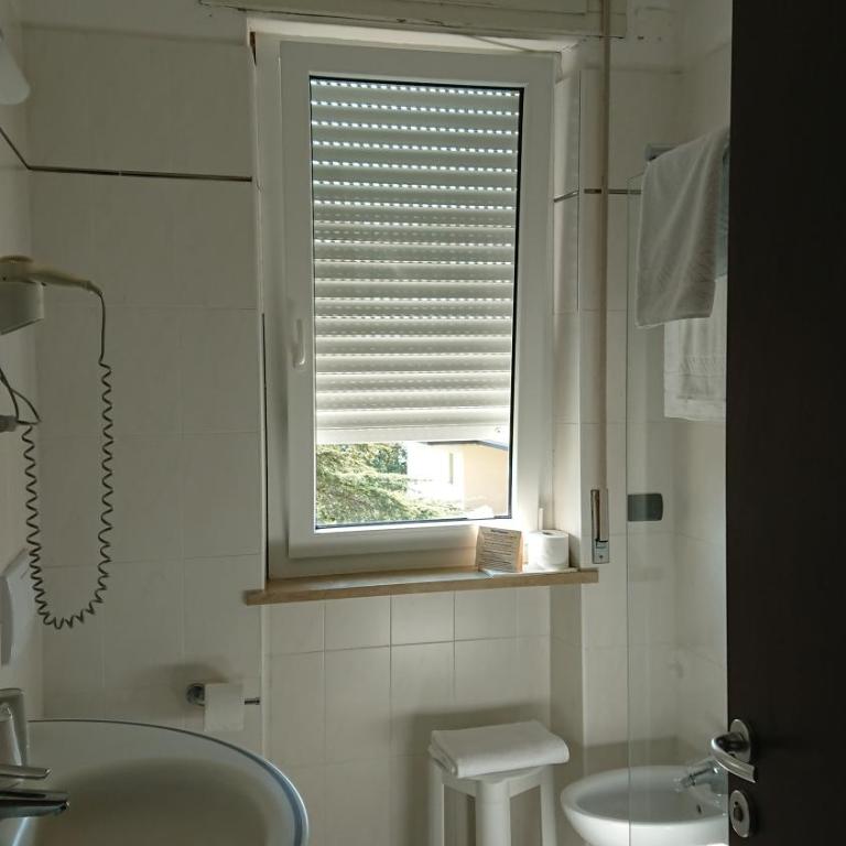 Hotel Gasparina - Camera Familiare con Vista Lago - 6