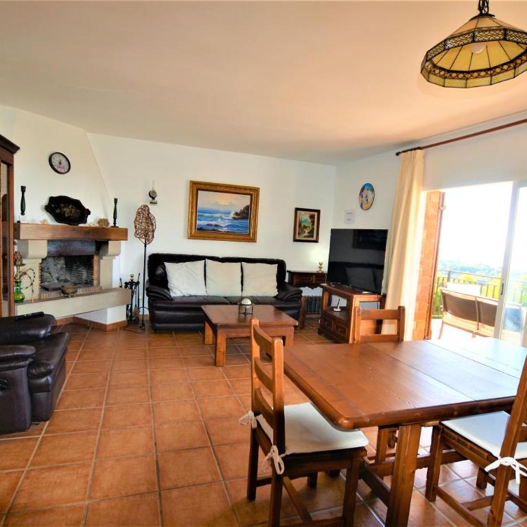 VILLA FLORES 8 personas LLORET DE MAR - Casa - 56