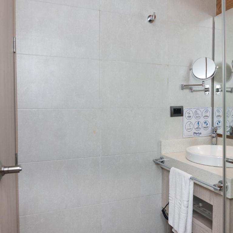 Hotel Perla Suite Santa Marta - Superior Queen Room - 6