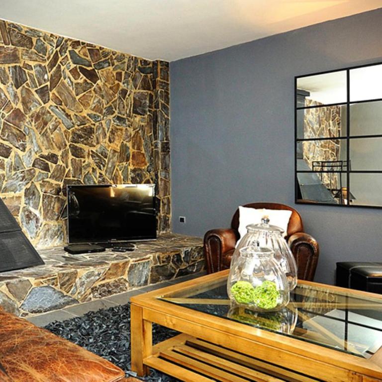 La Caseta de Queixans con chimenea - Three-Bedroom House - 16
