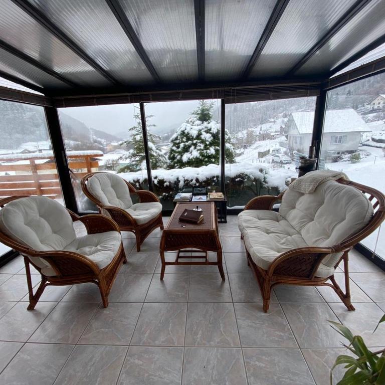 Chalet Privé avec Vue Panoramique sur les Montagnes & Proche LAC - Three-Bedroom Chalet - 51