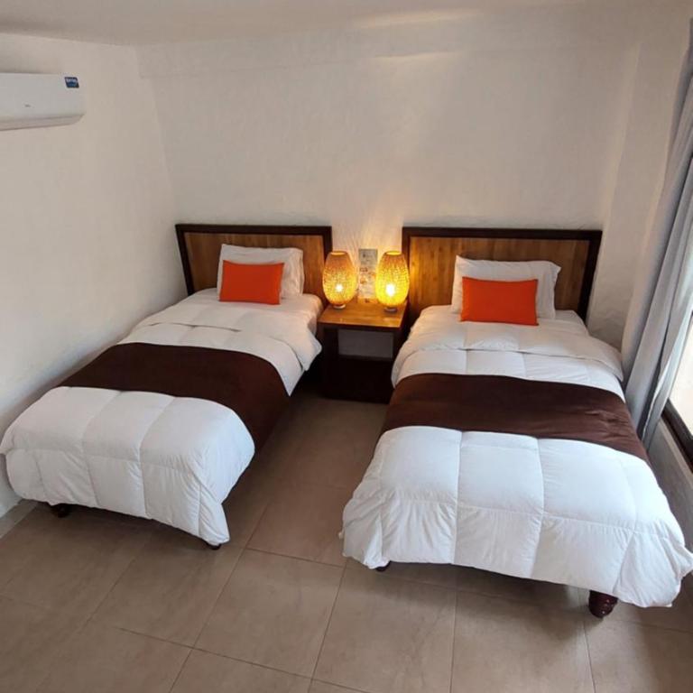 Howard Johnson by Wyndham Montañita - 2 Twin Beds, Pool View, Non Smoking - 4
