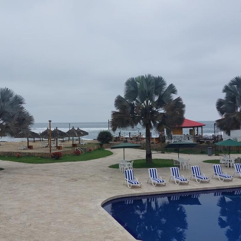 Howard Johnson by Wyndham Montañita - Deluxe Queen Room with Two Queen Beds and Ocean View - Non-Smoking - 4