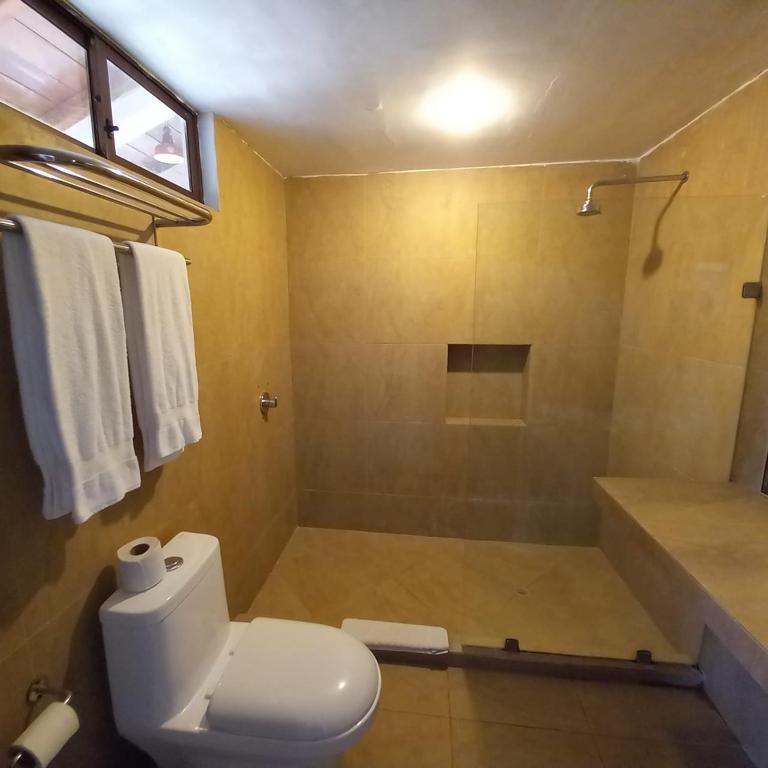 Howard Johnson by Wyndham Montañita - Deluxe Queen Room with Two Queen Beds and Ocean View - Non-Smoking - 5