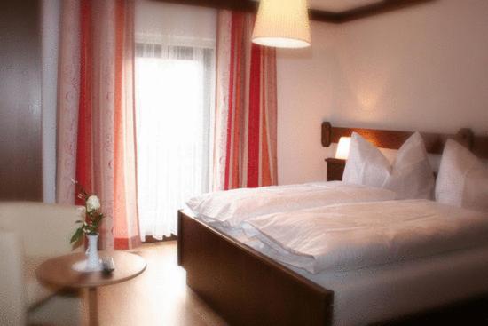 Pension Wolfgangsee - Mehrbettzimmer mit Balkon - 4