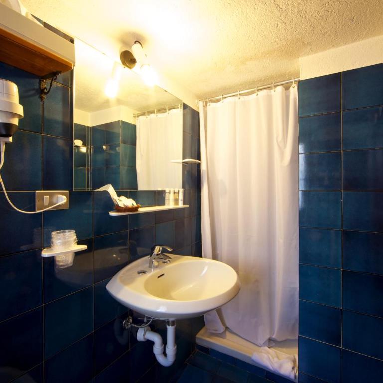 Hotel Dolonne - Camera Tripla Standard - 4