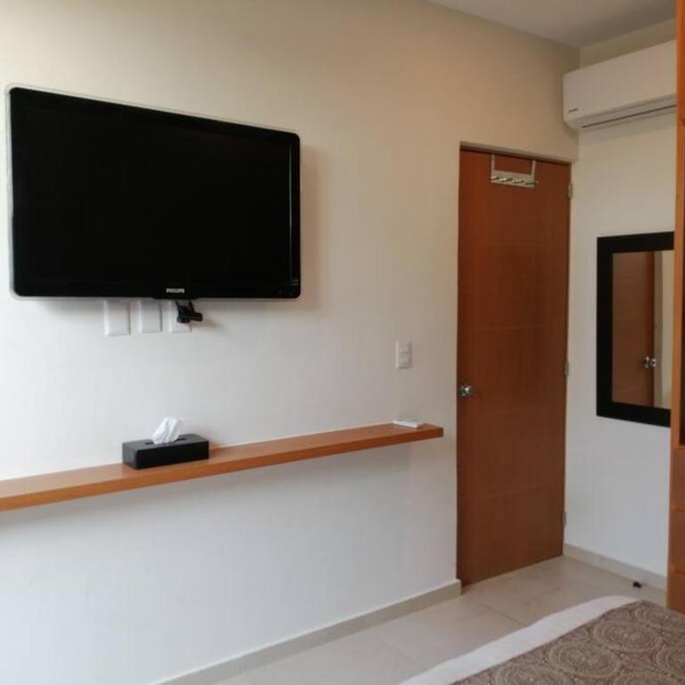 Modern 1 bedroom suite by beach Great location! - One-Bedroom Apartment - 13