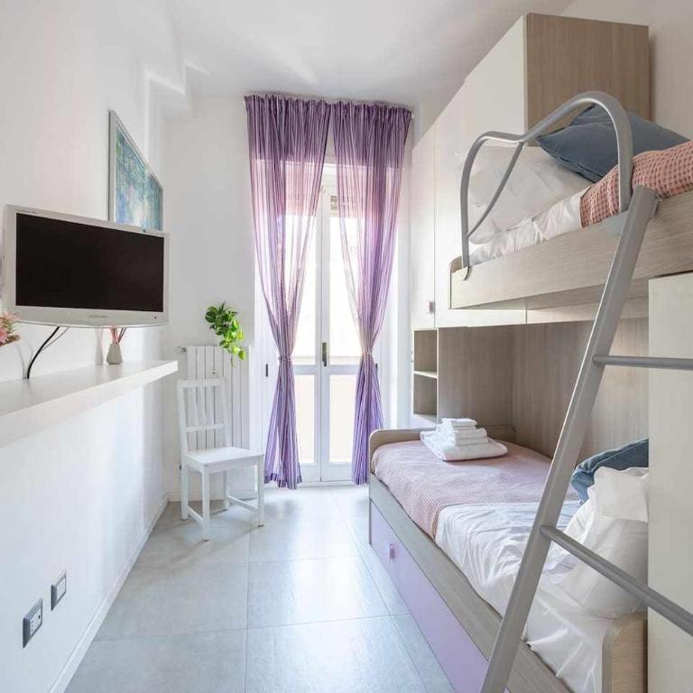 Rent Apartment - Parking and Comfort - Spacious Apt up to 8 Pax - Appartamento con 3 Camere da Letto - 5