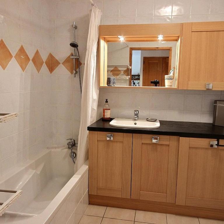 Joli 2 pièces, animaux admis, parking, à Bourg St Maurice - FR-1-411-845 - Appartamento - 6