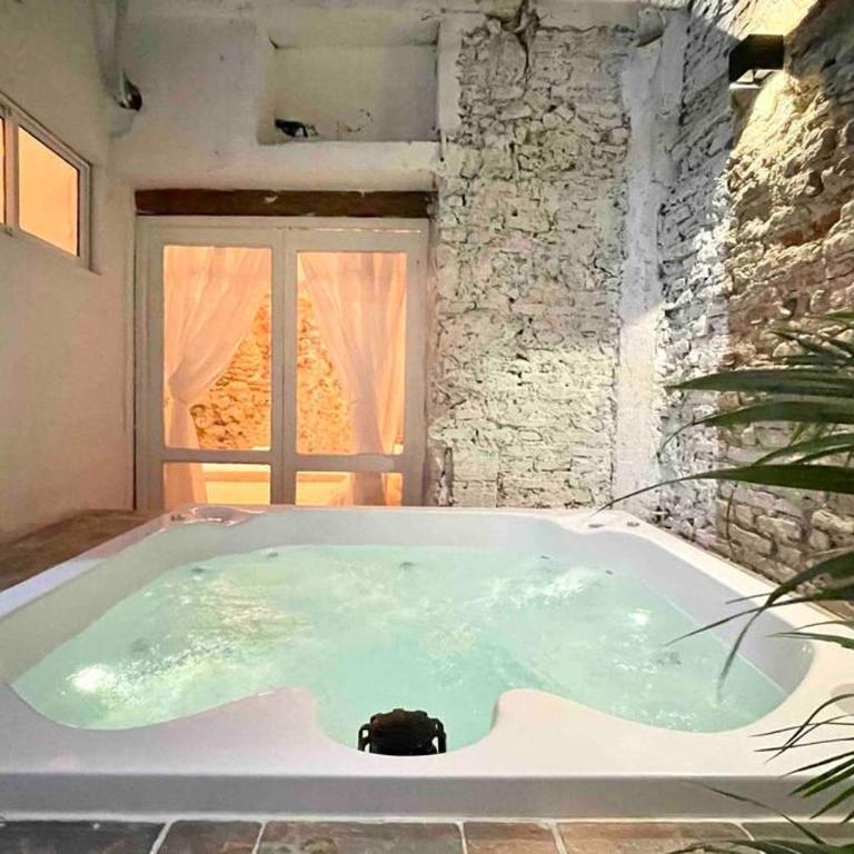 Casa Quero 914, 3br Old city wifi jacuzzi - Three-Bedroom House - 2