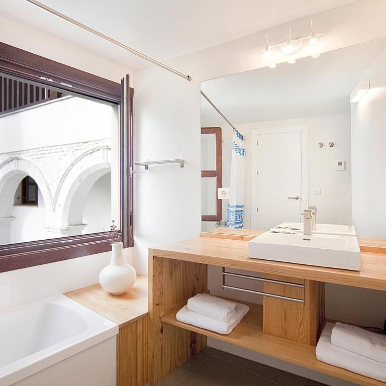 Smart Suites Albaicin - Superior Two-Bedroom Apartment - 4